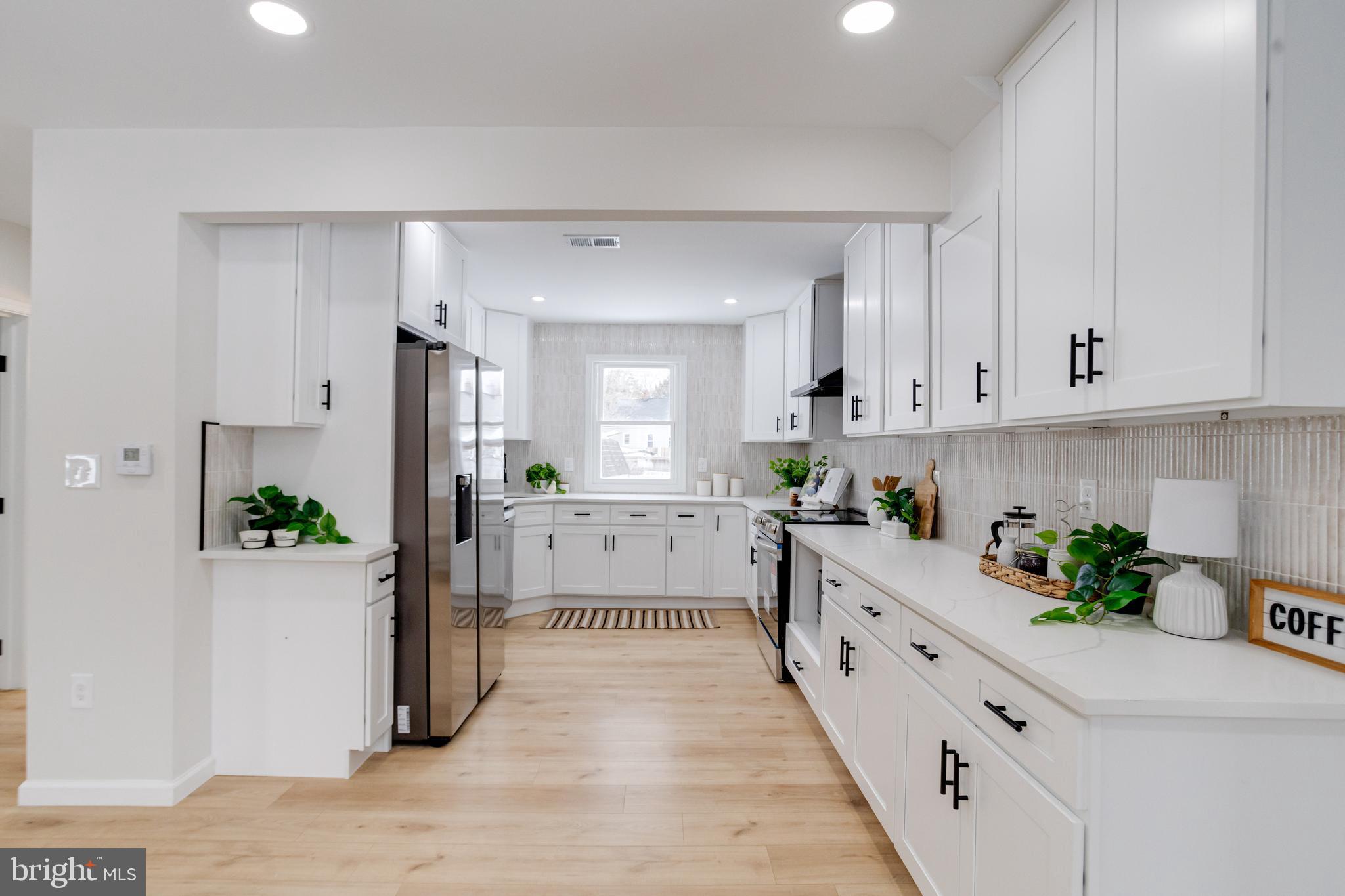 4711 Beauford Road Suitland, MD 20746 - Photo 3 of 36