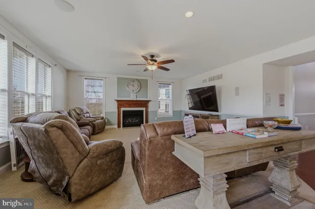 $849,900 | 1049 Matthew Way, New Castle, DE 19720