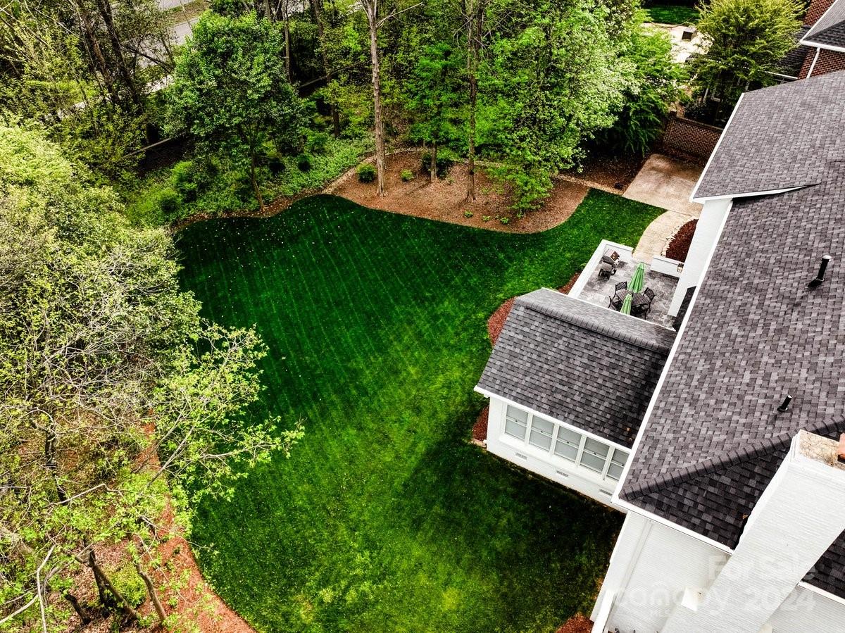 4527 Nora's Path Road Charlotte, NC 28226 - Photo 6 of 39 a view of a backyard with sitting area