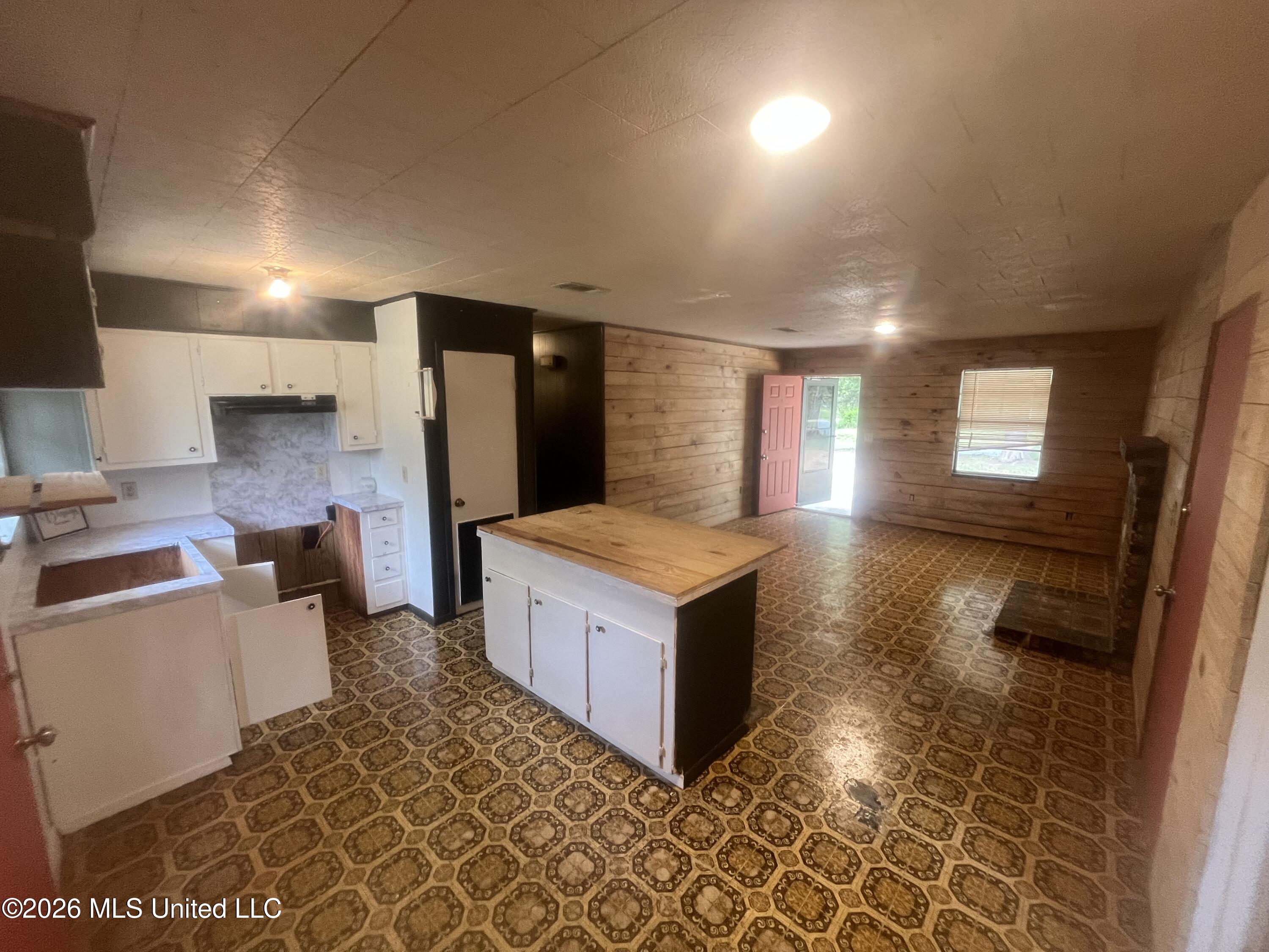 1215 Mt Zion Road Northwest Brookhaven, MS 39601 - Photo 3 of 20 IMG_8106