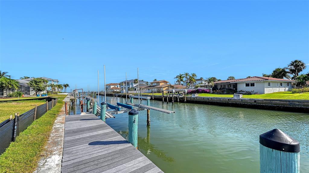 536 Gunwale Lane Longboat Key, FL 34228 - Photo 8 of 29