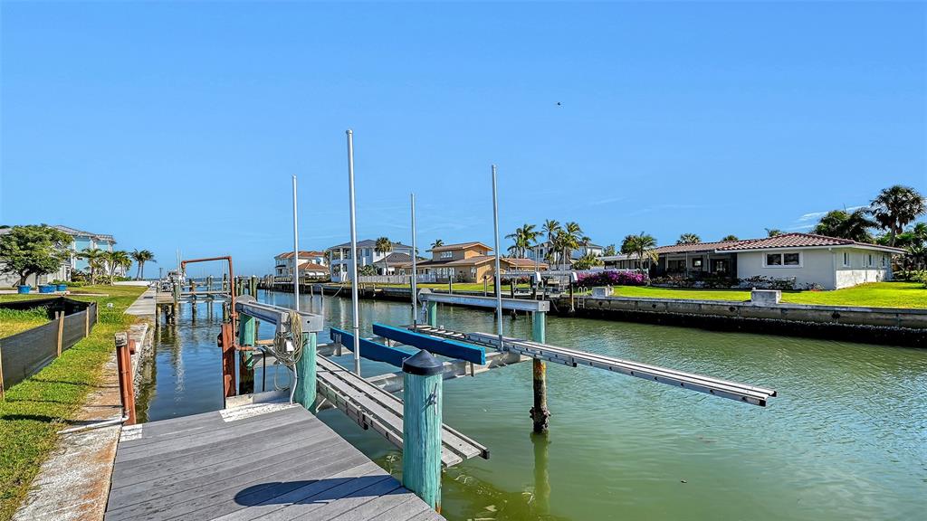 536 Gunwale Lane Longboat Key, FL 34228 - Photo 9 of 29