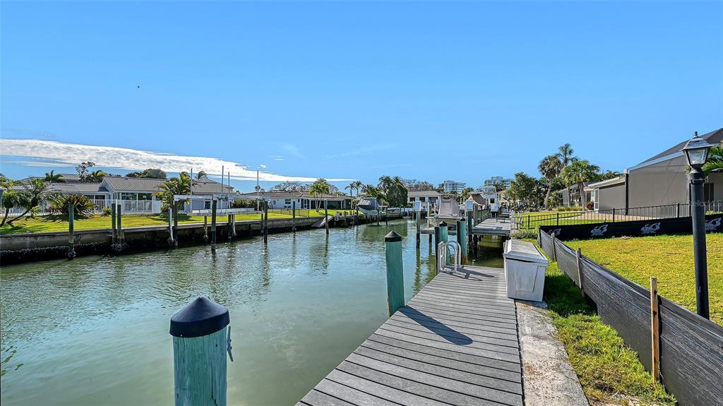 536 Gunwale Lane Longboat Key, FL 34228 - Photo 10 of 29