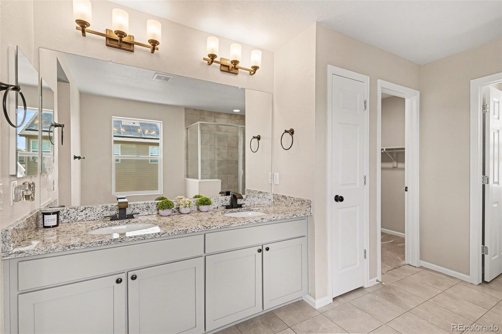 4726 North Hannibal Street Denver, CO 80239 - Photo 13 of 39