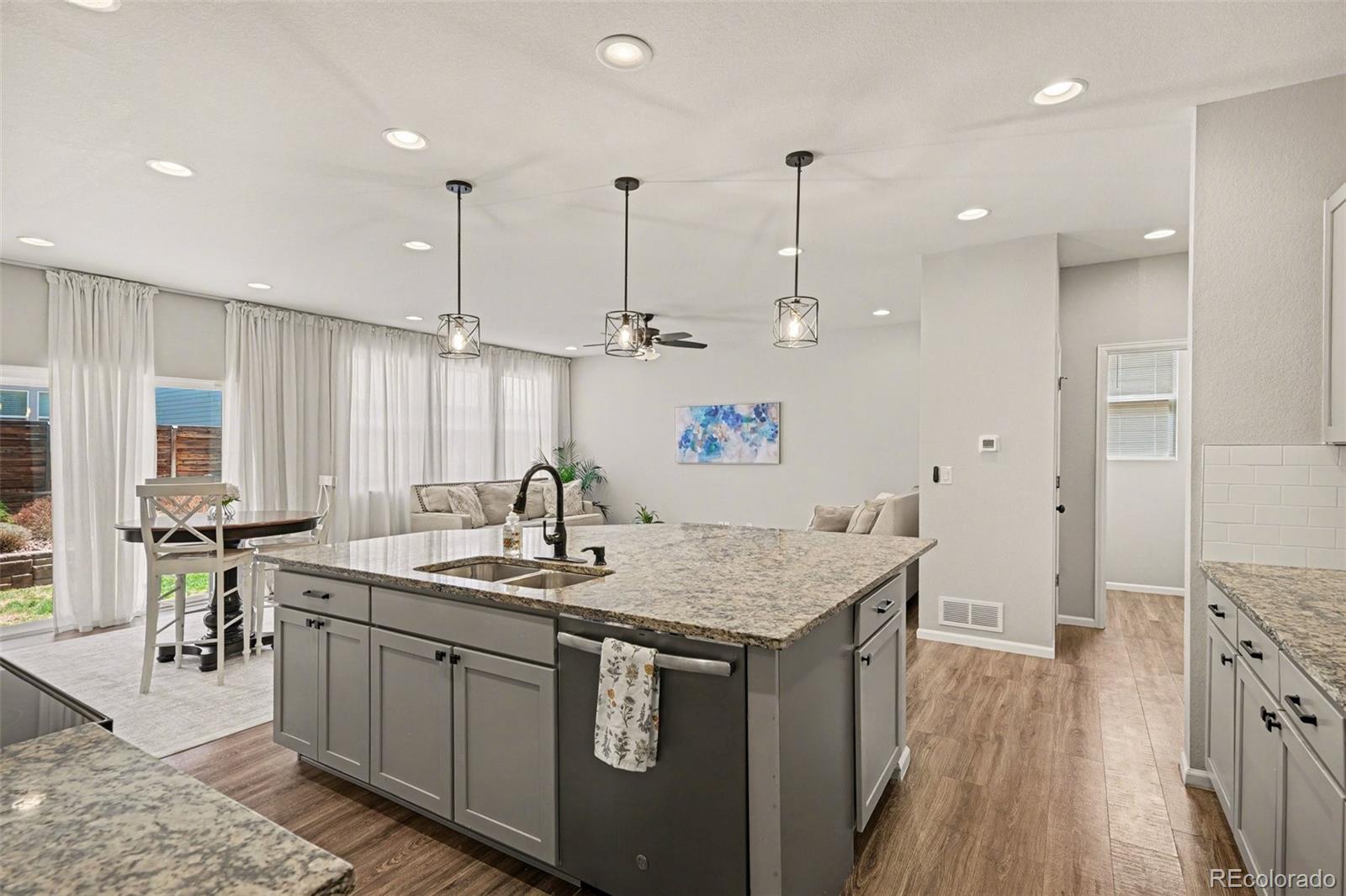 4726 North Hannibal Street Denver, CO 80239 - Photo 4 of 39