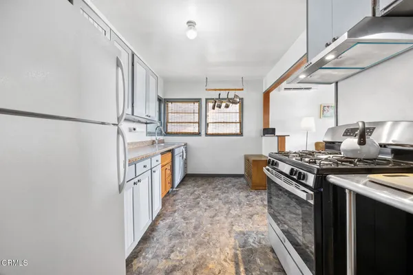 $849,000 | 11060 Plainview Avenue, Tujunga, CA 91042
