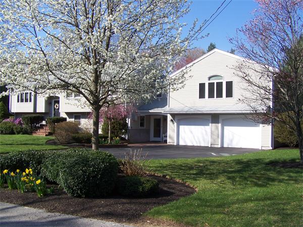 13 Bourne Road Easton, MA 02356 - Photo 2 of 30 Gallery Image 2