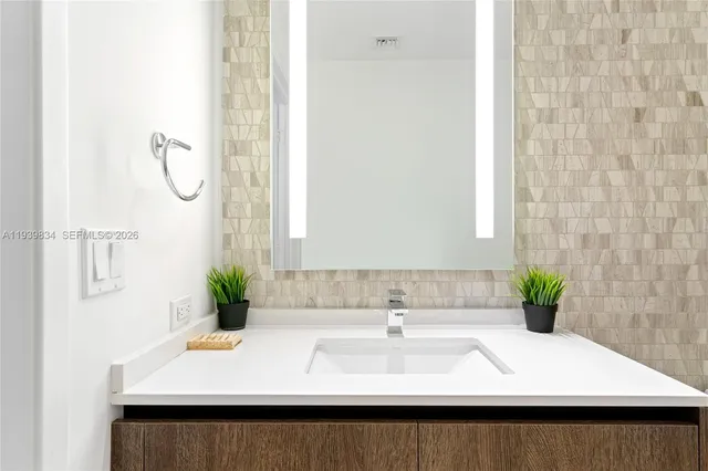 $1,150,000 | 88 Southwest 7th Street, Unit 3403, Miami, FL 33130