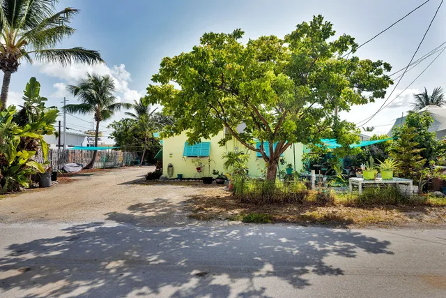 $1,099,000 | 4901-4903 49th Street, Marathon, FL 33050