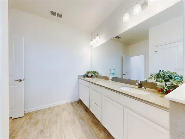 $520,000 | 962 Compass Landing Avenue, Orange City, FL 32763