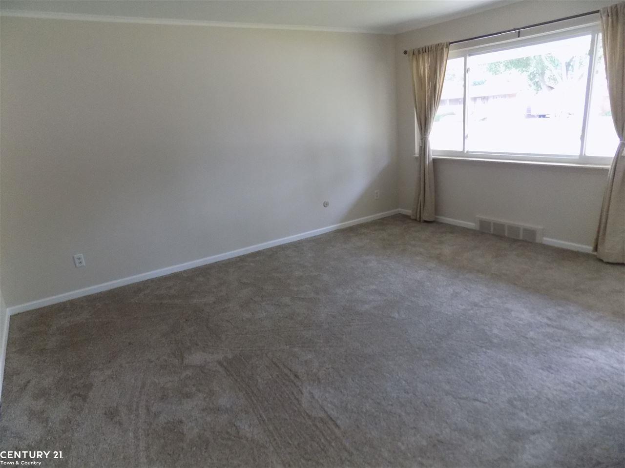 11348 Erdmann Road Sterling Heights, MI 48314 - Photo 2 of 39