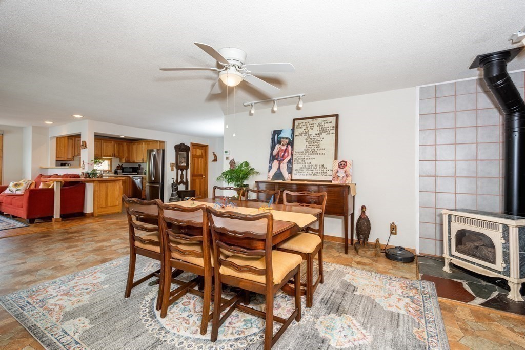 27 Horseshoe Circle Ware, MA 01082 - Photo 17 of 28