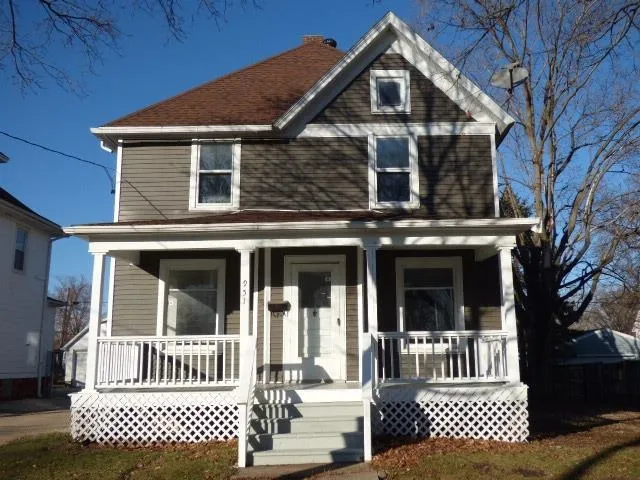 $189,900 | 951 Highland Avenue, Beloit, WI 53511