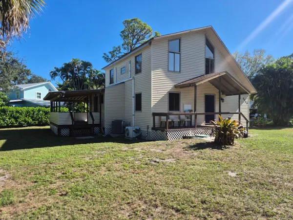 $2,400 | 5516 Spruce Drive, Fort Pierce, FL 34982