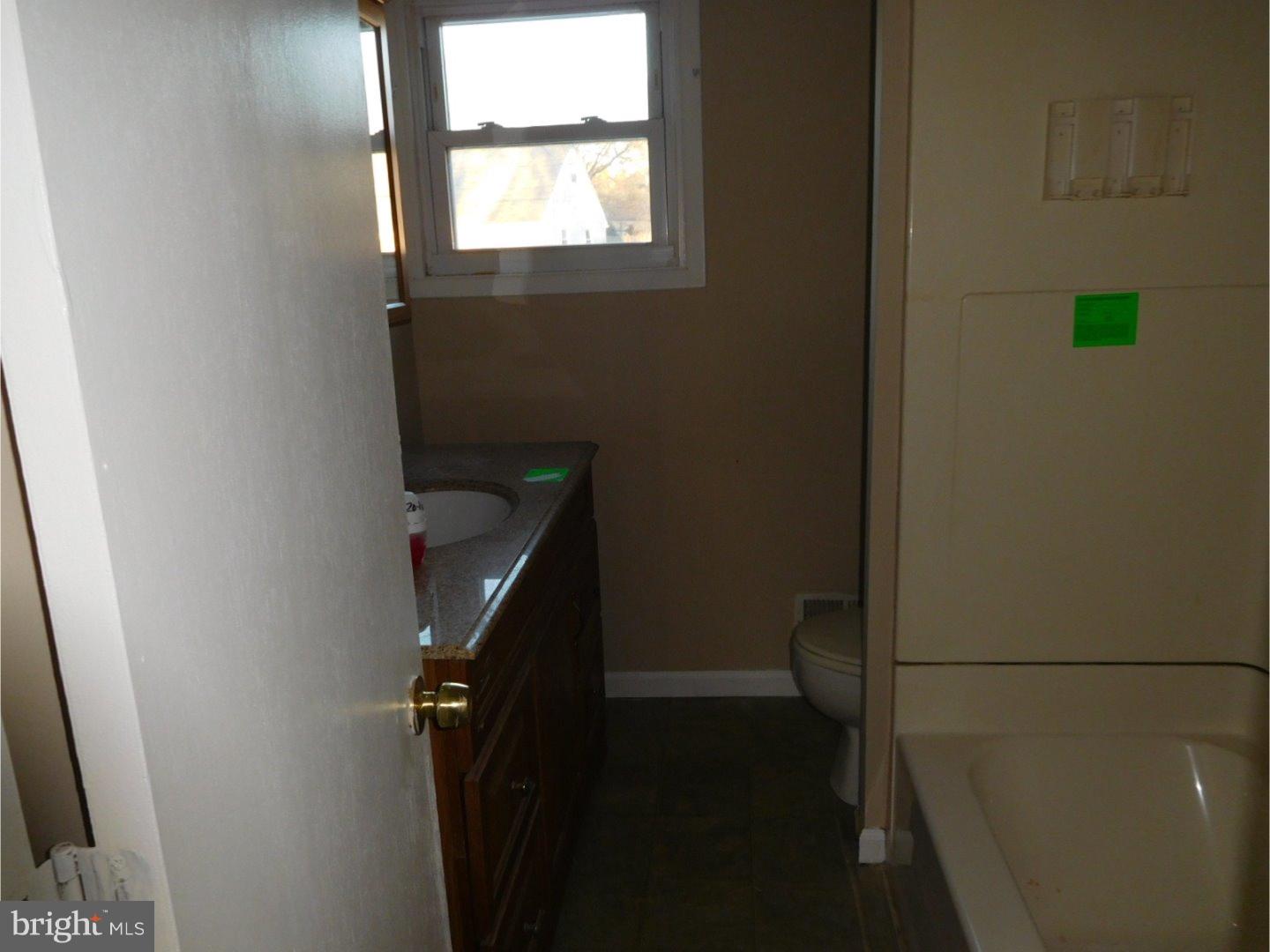 17 Endicott Road Hamilton Square, NJ 08690 - Photo 11 of 13