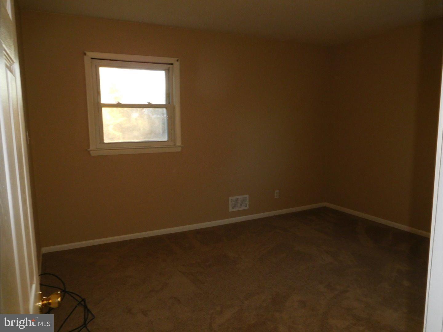 17 Endicott Road Hamilton Square, NJ 08690 - Photo 7 of 13