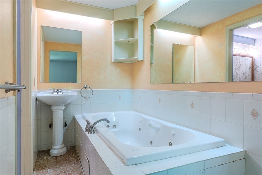 4105 Woodbridge Road, Unit 4105 Peabody, MA 01960 - Photo 13 of 39