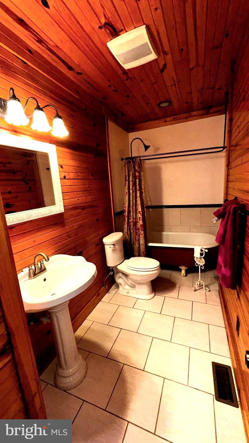 18304 Hawkins Road Brandywine, MD 20613 - Photo 16 of 23 Bath