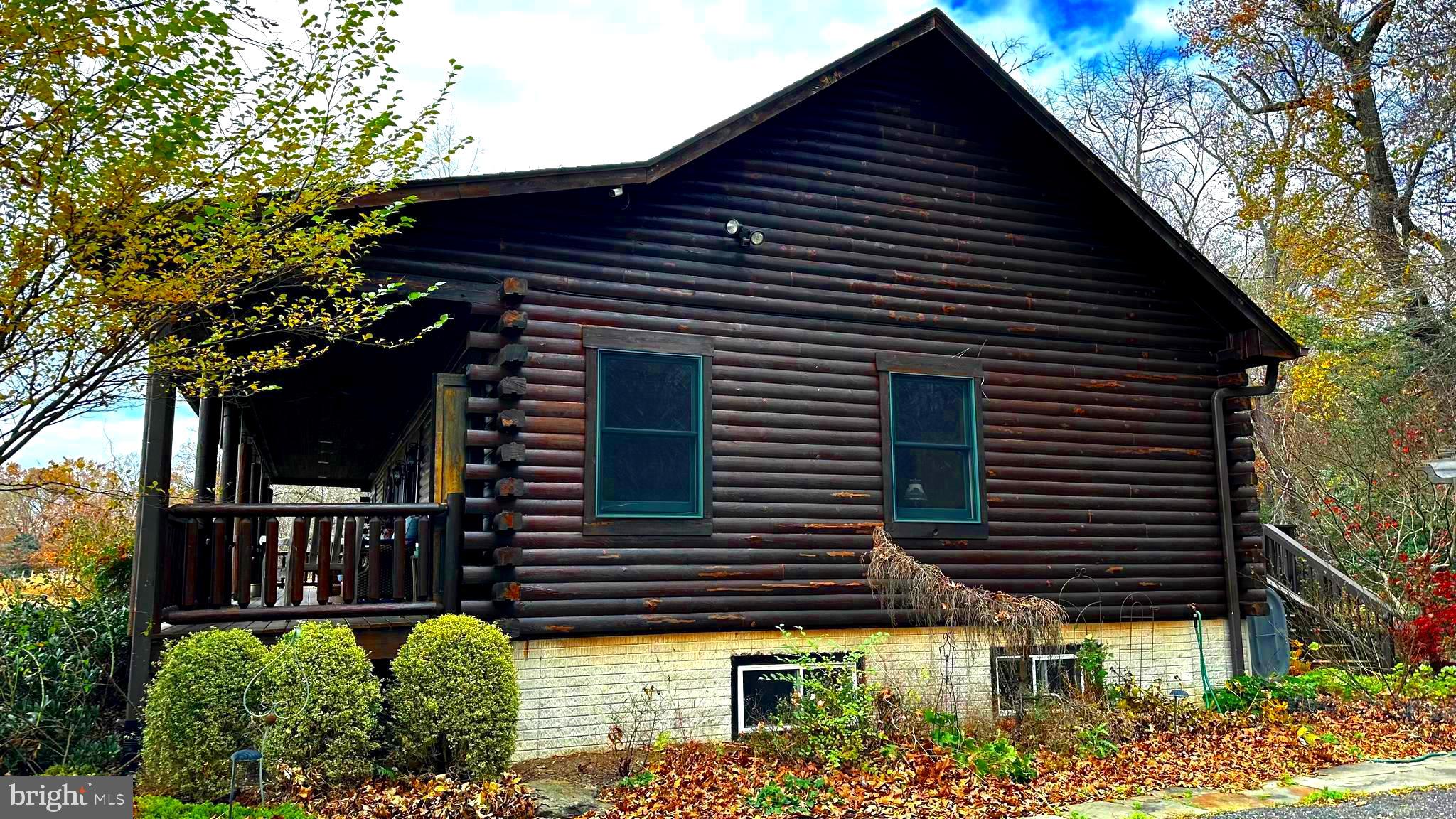 18304 Hawkins Road Brandywine, MD 20613 - Photo 4 of 23 Porch/Side of the house