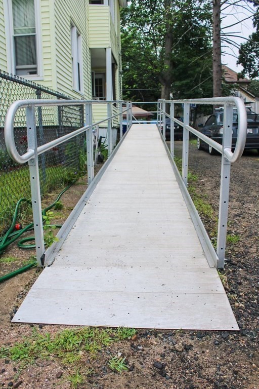 149 Bowles Street Springfield, MA 01109 - Photo 4 of 6 Gallery Image 4