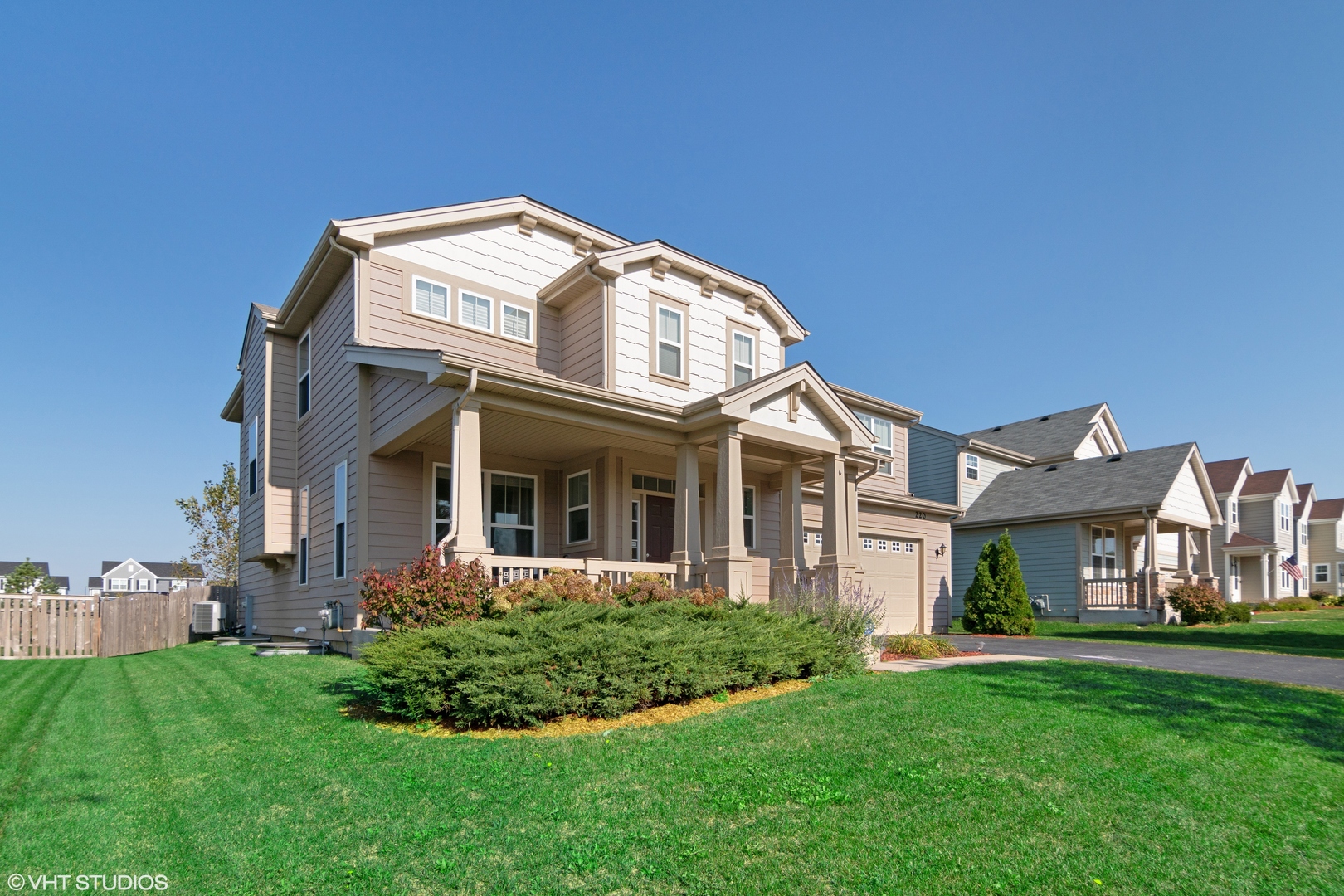 220 Prescott Avenue Elgin, IL 60124 - Photo 1 of 33