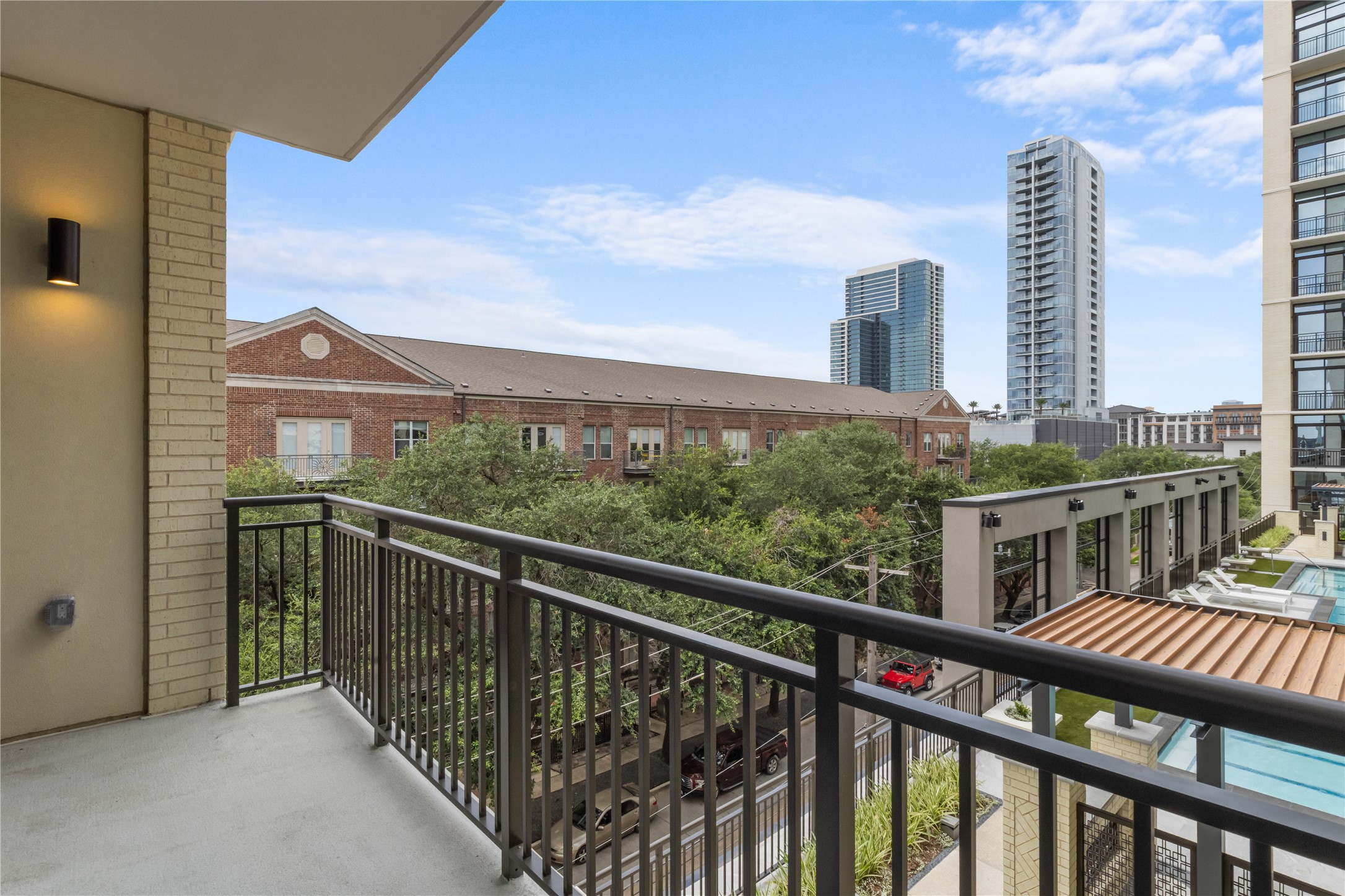 2311 Westheimer Road, Unit 529 Houston, TX 77098 - Photo 16 of 33 a view of city with tall buildings