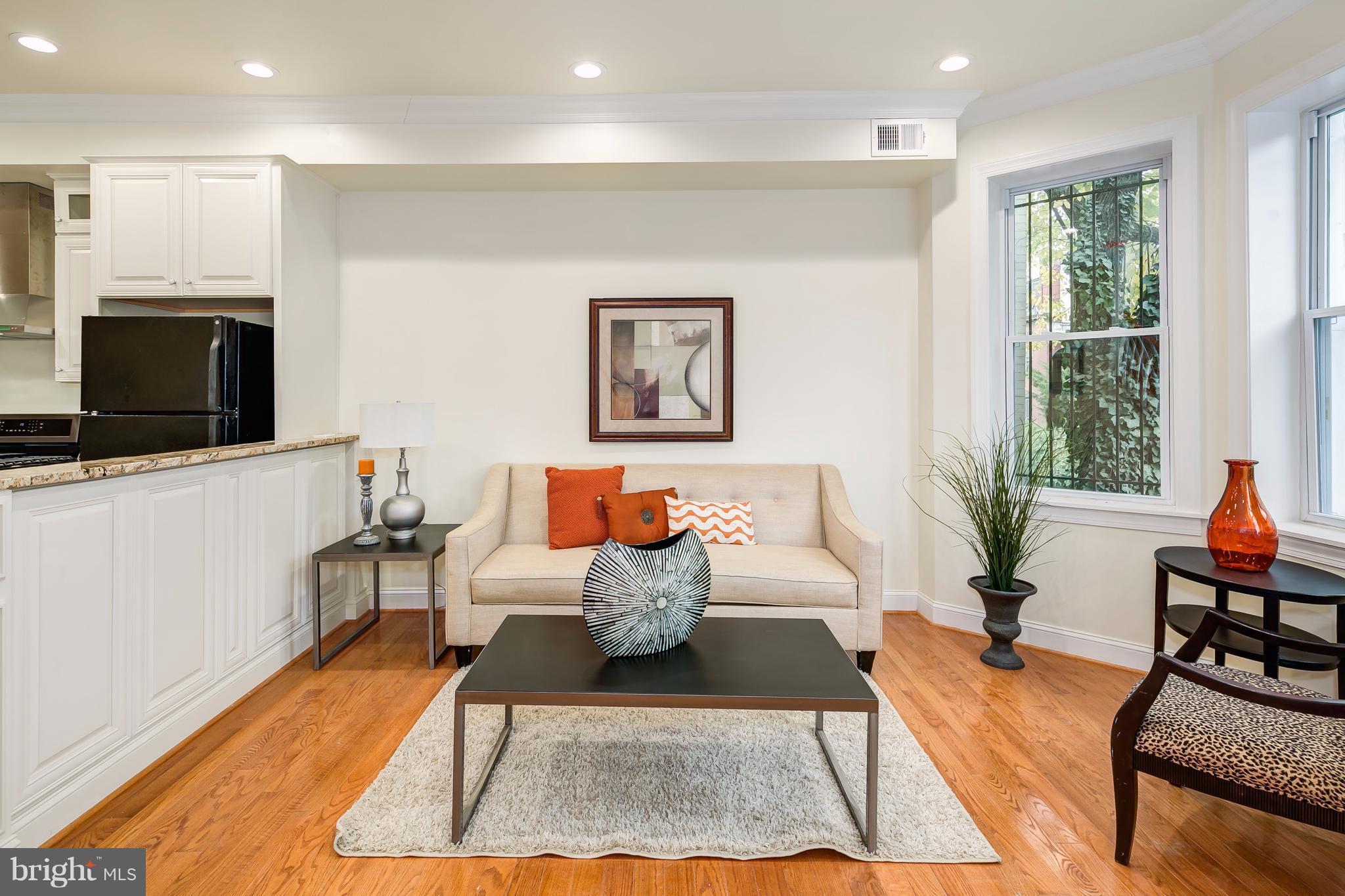 19 Todd Place Northeast Washington, DC 20002 - Photo 4 of 22 Living Room