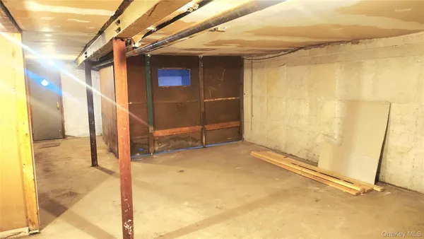 a view of walk in closet