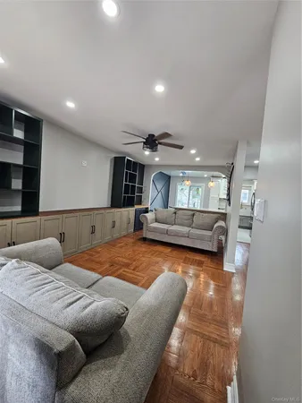 $3,650 | 2082 Pitman Avenue | Wakefield