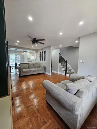 $3,650 | 2082 Pitman Avenue | Wakefield