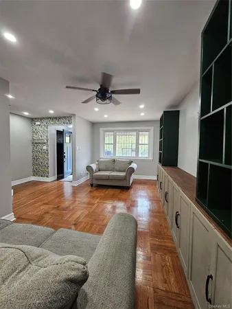 $3,650 | 2082 Pitman Avenue | Wakefield