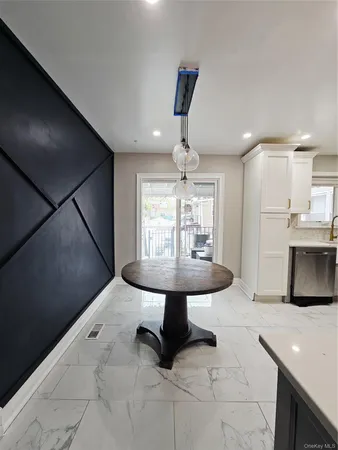 $3,650 | 2082 Pitman Avenue | Wakefield