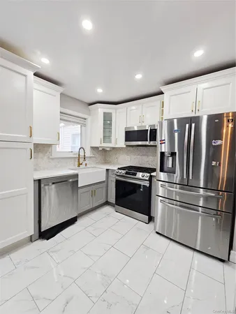 $3,650 | 2082 Pitman Avenue | Wakefield