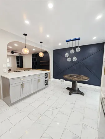$3,650 | 2082 Pitman Avenue | Wakefield
