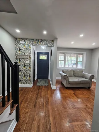 $3,650 | 2082 Pitman Avenue | Wakefield