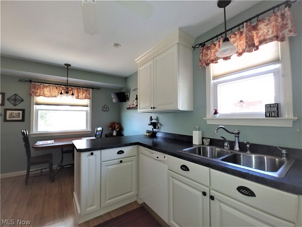 6844 Maplewood Road Parma Heights, OH 44130 - Photo 6 of 11 Kitchen