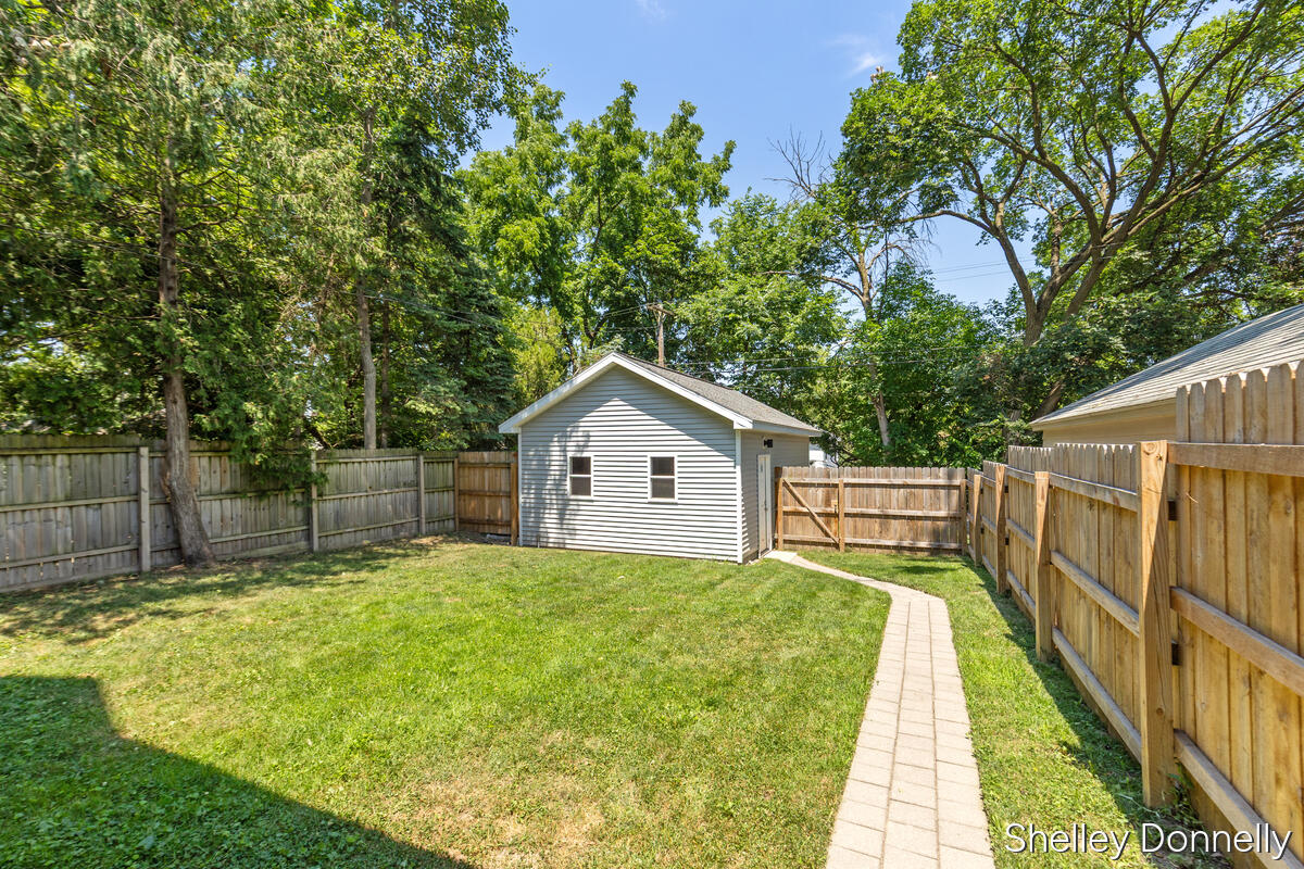 847 Innes Street Northeast Grand Rapids, MI 49503 - Photo 35 of 48 847-Innes_034