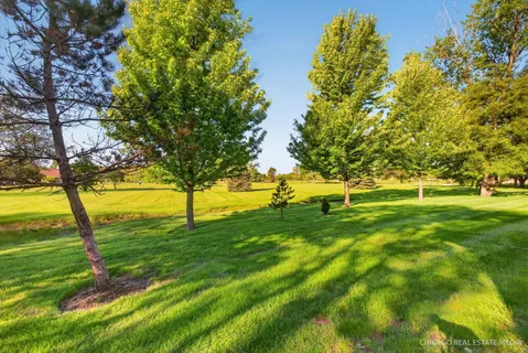 $260,000 | 811 Pahl Road, Elk Grove Village, IL 60007