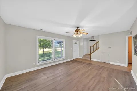 $260,000 | 811 Pahl Road, Elk Grove Village, IL 60007