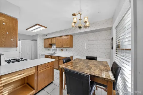 $260,000 | 811 Pahl Road, Elk Grove Village, IL 60007