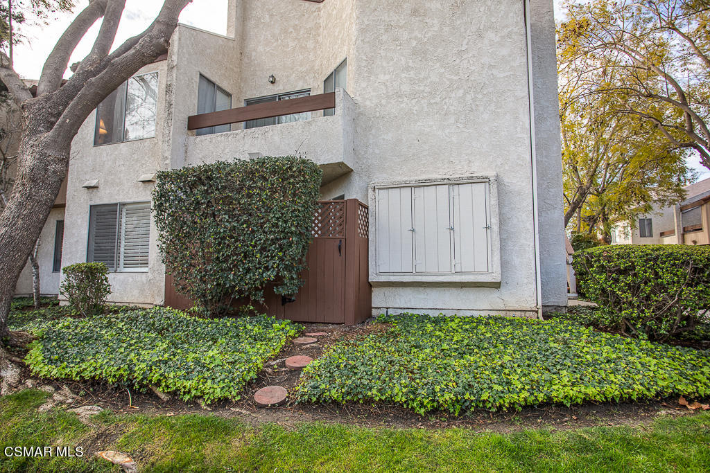 1772 Sinaloa Road, Unit 192 Simi Valley, CA 93065 - Photo 16 of 21 a front view of a house with garden