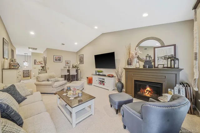 $689,000 | 109 Constantine Way, Mount Sinai, NY 11766