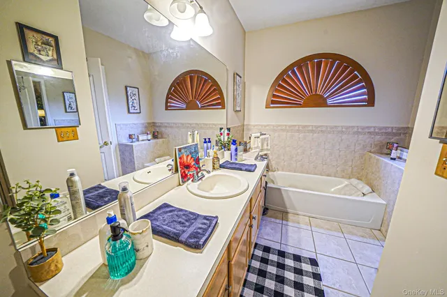 $689,000 | 109 Constantine Way, Mount Sinai, NY 11766