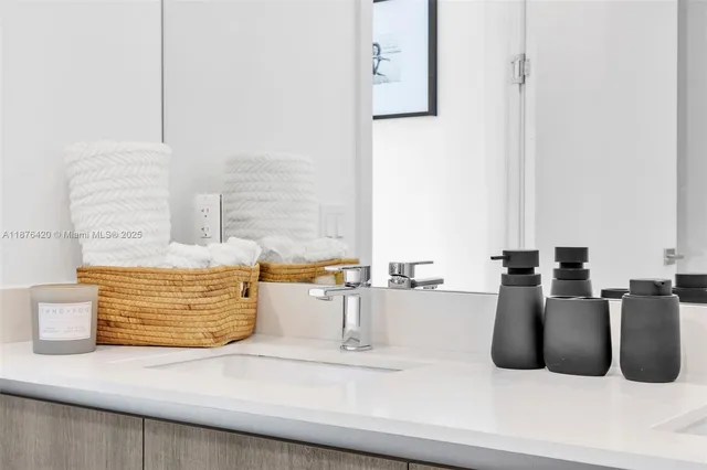 $10,500 | 17550 Collins Avenue, Unit 801, Sunny Isles Beach, FL 33160