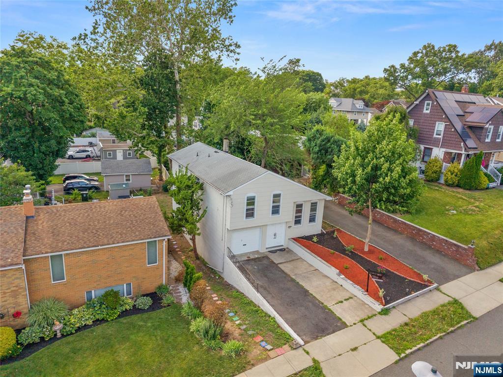 11 Hampton Place Nutley, NJ 07110 - Photo 2 of 46