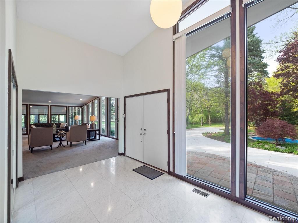 1125 Eton Cross Road Bloomfield Hills, MI 48304 - Photo 6 of 34