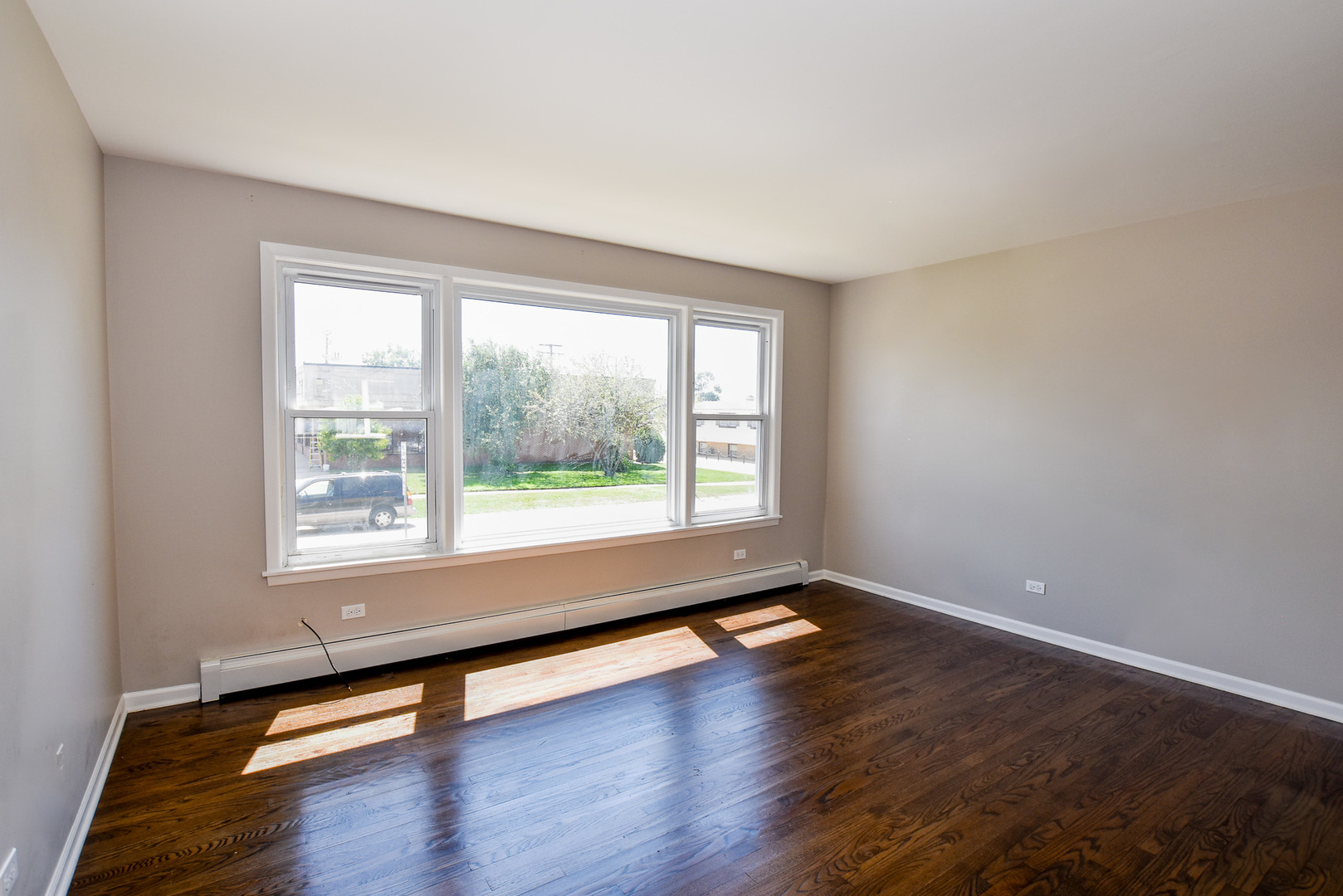 60 North Wolf Road, Unit 1W Wheeling, IL 60090 - Photo 2 of 11