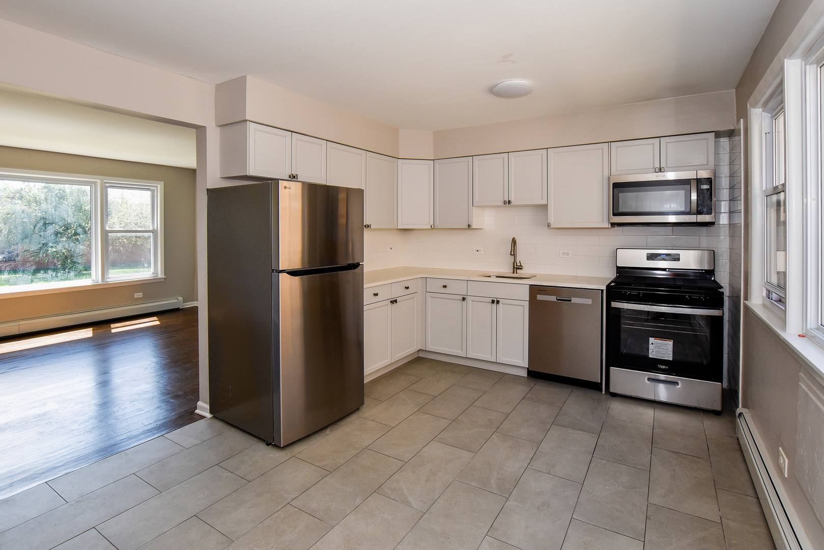 60 North Wolf Road, Unit 1W Wheeling, IL 60090 - Photo 5 of 11