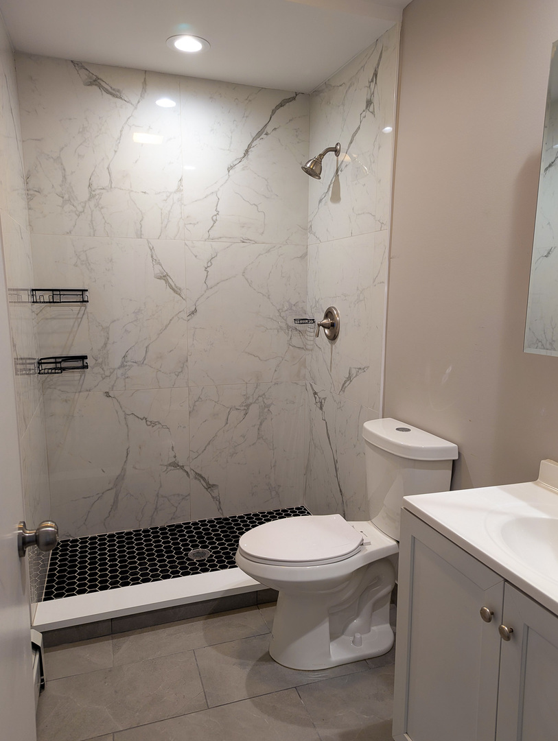 60 North Wolf Road, Unit 1W Wheeling, IL 60090 - Photo 8 of 11