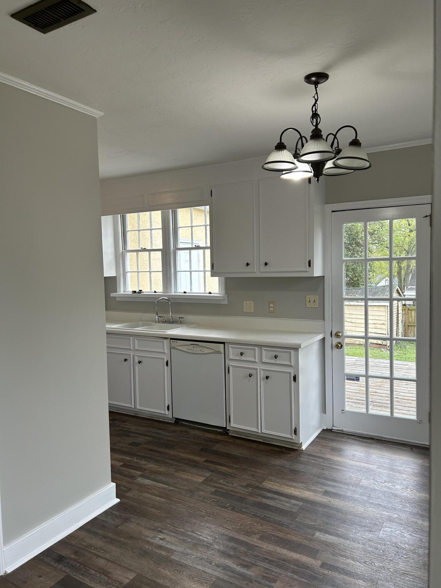 1740 Kissingbower Road Augusta, GA 30904 - Photo 4 of 11 Breakfast area